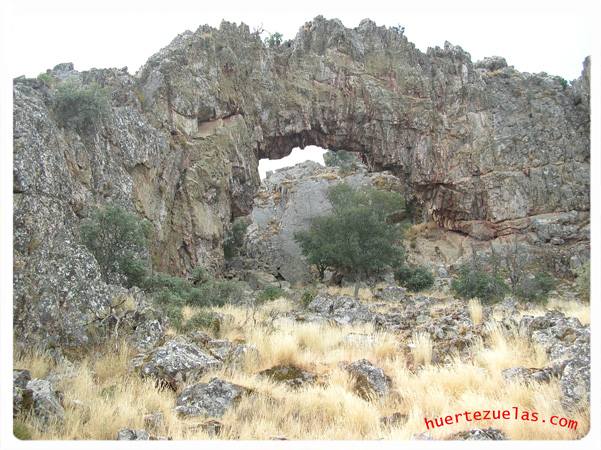 El Peñon Del Arco Desde Abajo